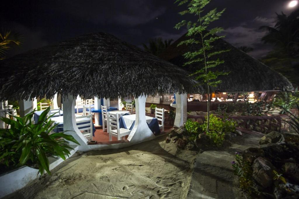 Chez Maggie Hotel & Restaurant Morondava Exteriér fotografie