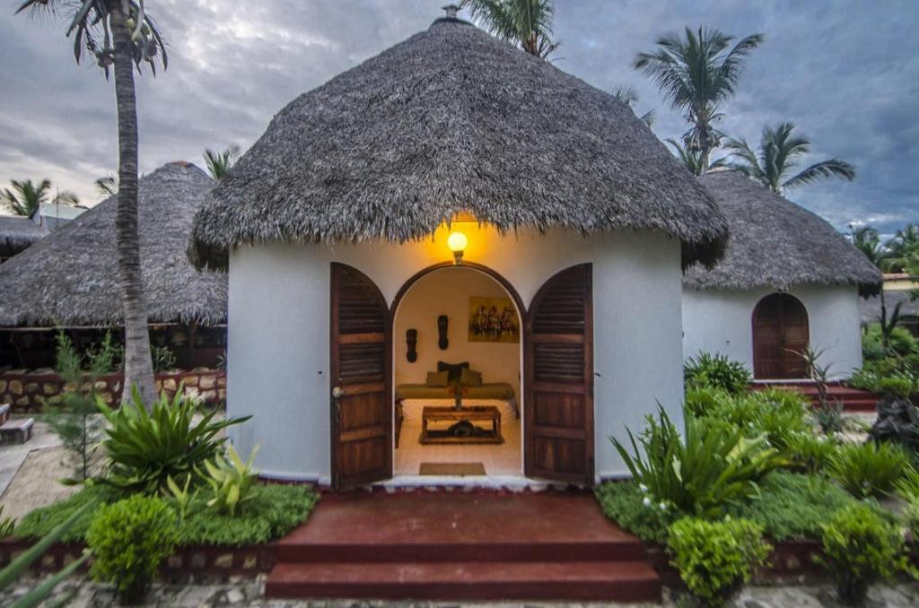 Chez Maggie Hotel & Restaurant Morondava Exteriér fotografie